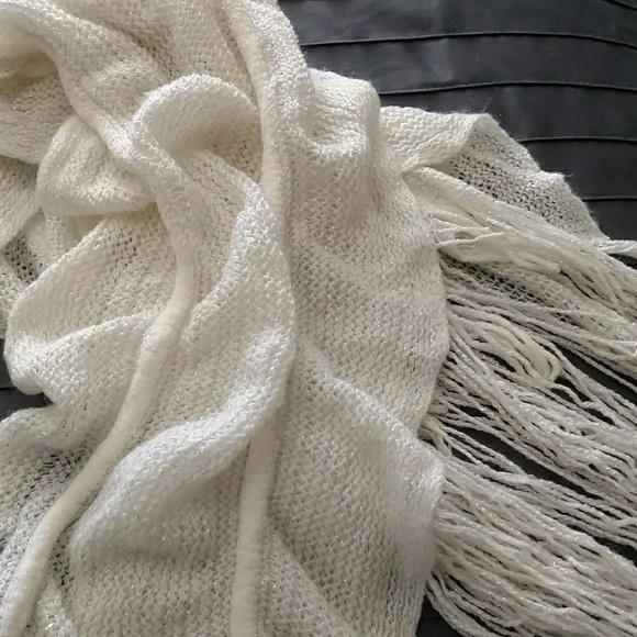 🔸 Metallic Threds🔸️Ivory Scarf - Picture 5 of 7